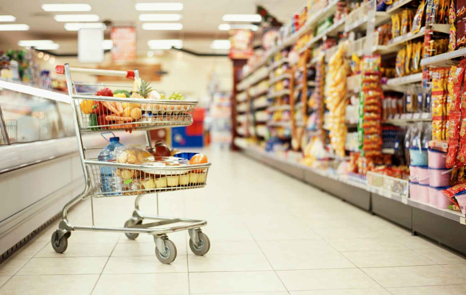 כיצד סופרמרקטים משפיעים על הרגלי האכילה שלכם?